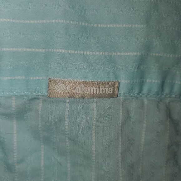 WOMENS Columbia Blue Button Down Shirt Classic Design MEDIUM - Picture 6 of 6